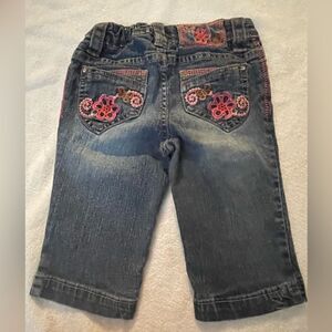Girl’s size 6 Sonoma 5-pocket medium wash blue denim shorts w/roses